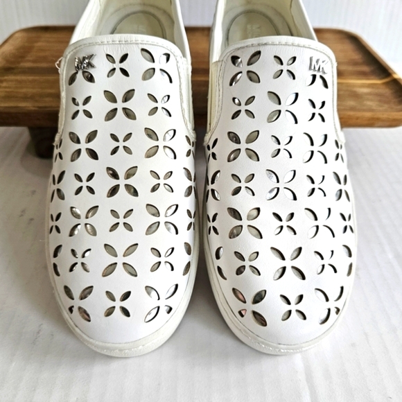 Michael Michael Kors Keaton Slip On Sneakers Size 7 Laser Cut White Silver - Picture 3 of 13
